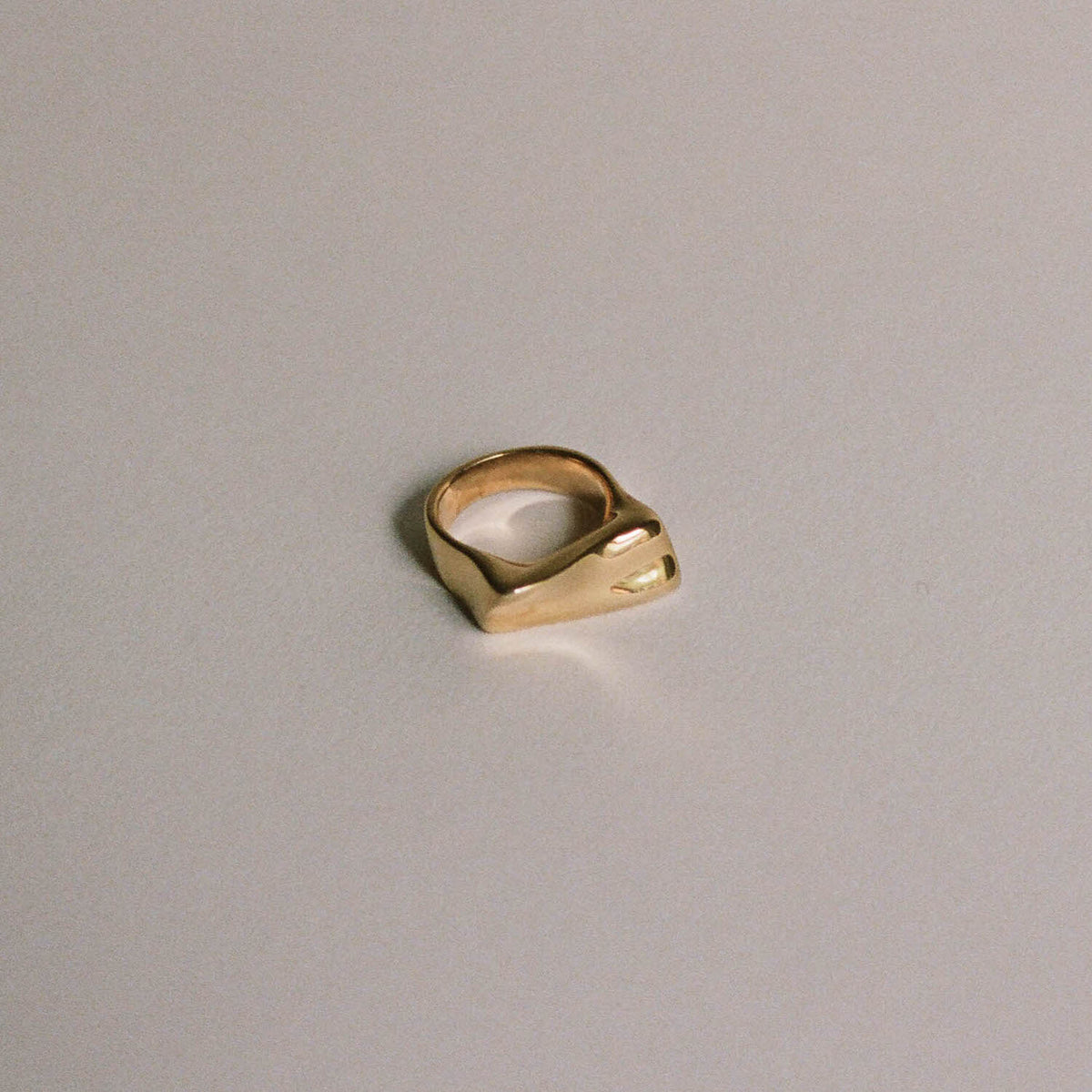 Asymmetric Sculpt Ring – L E R O Y